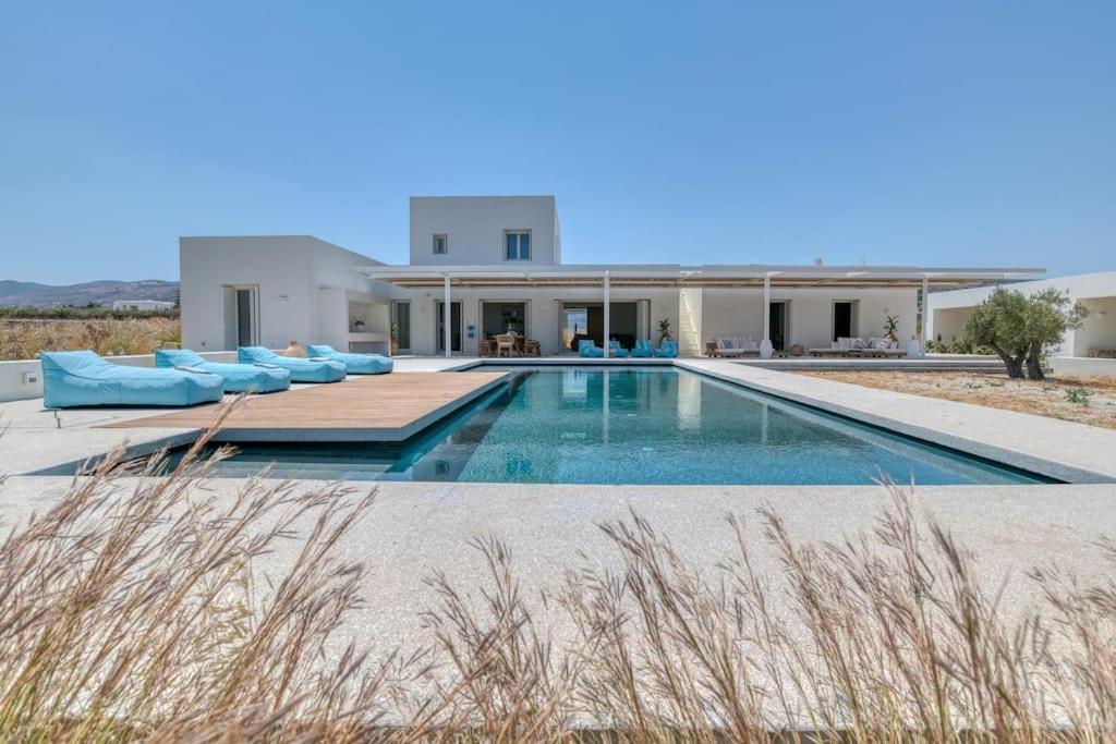 Villa Lampsi - Spacious & Modern Isterni  المظهر الخارجي الصورة