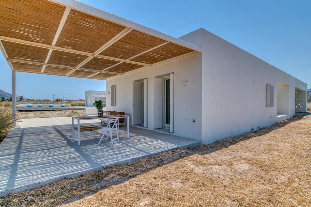 Villa Lampsi - Spacious & Modern Isterni  المظهر الخارجي الصورة