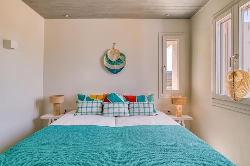 Villa Lampsi - Spacious & Modern Isterni  المظهر الخارجي الصورة