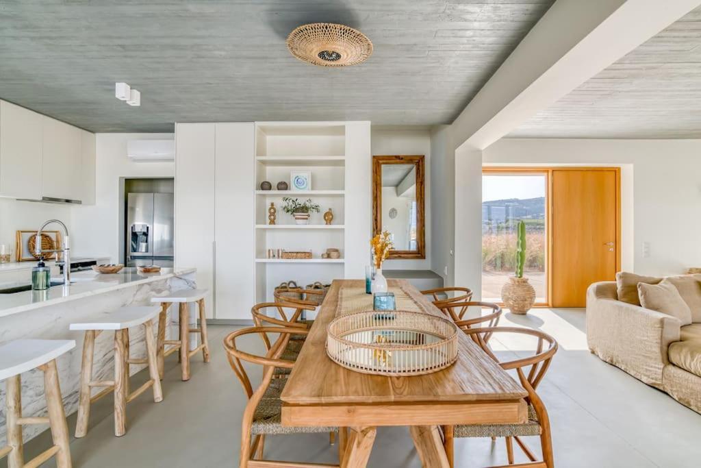 Villa Lampsi - Spacious & Modern Isterni  المظهر الخارجي الصورة