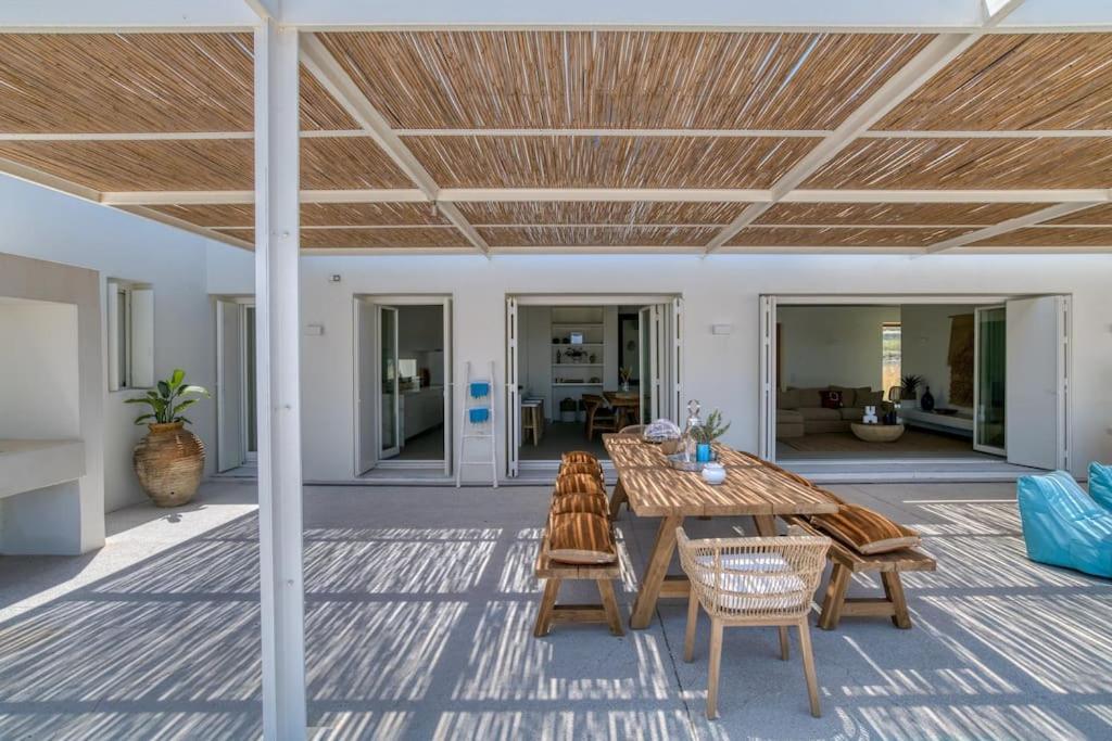 Villa Lampsi - Spacious & Modern Isterni  المظهر الخارجي الصورة