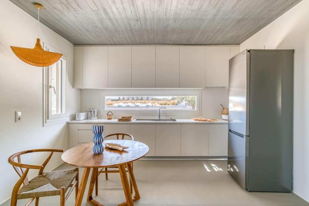 Villa Lampsi - Spacious & Modern Isterni  المظهر الخارجي الصورة