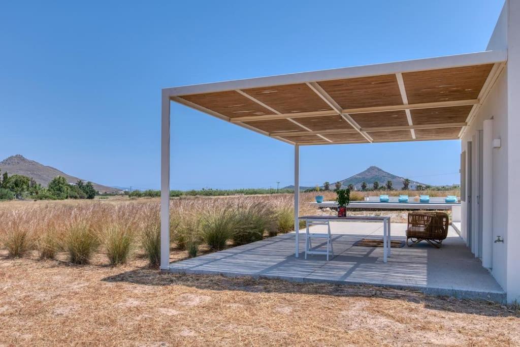 Villa Lampsi - Spacious & Modern Isterni  المظهر الخارجي الصورة