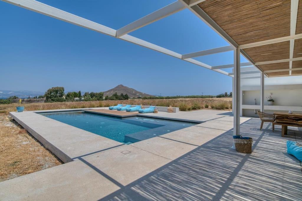 Villa Lampsi - Spacious & Modern Isterni  المظهر الخارجي الصورة