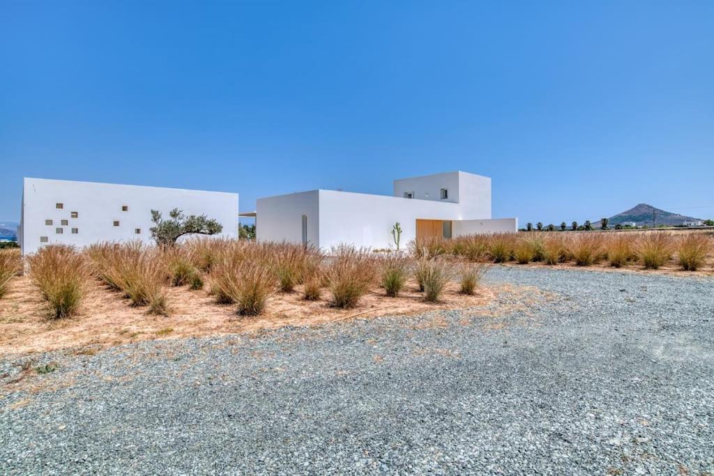 Villa Lampsi - Spacious & Modern Isterni  المظهر الخارجي الصورة