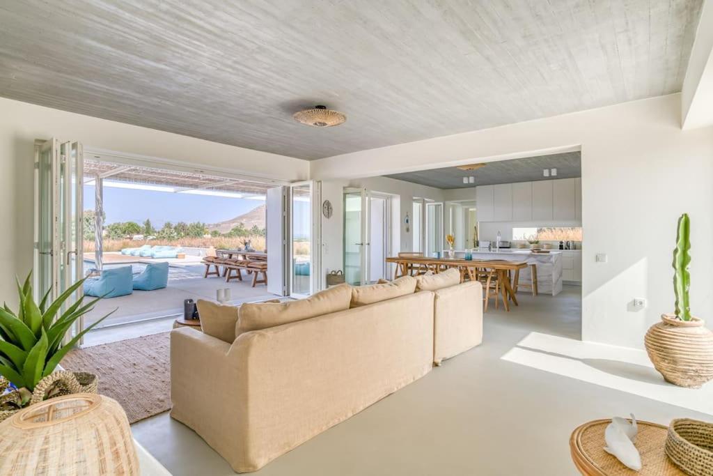 Villa Lampsi - Spacious & Modern Isterni  المظهر الخارجي الصورة