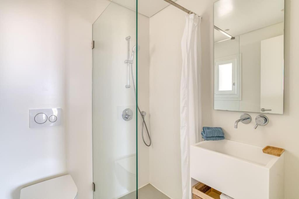 Villa Lampsi - Spacious & Modern Isterni  المظهر الخارجي الصورة