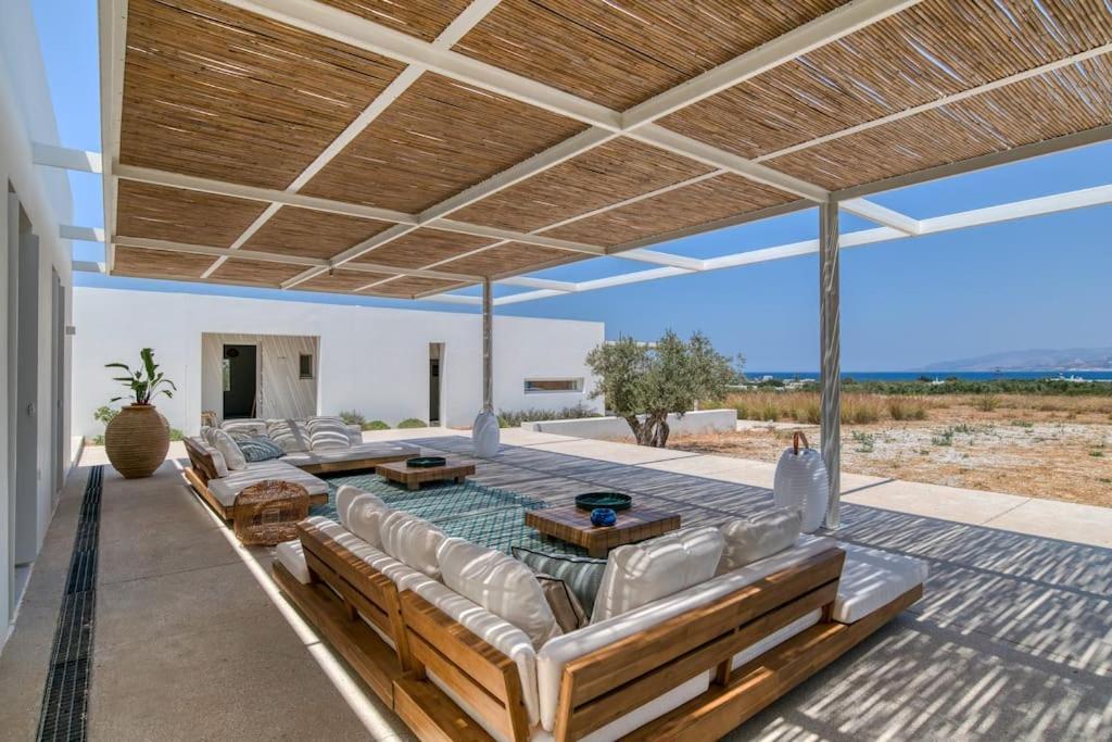 Villa Lampsi - Spacious & Modern Isterni  المظهر الخارجي الصورة