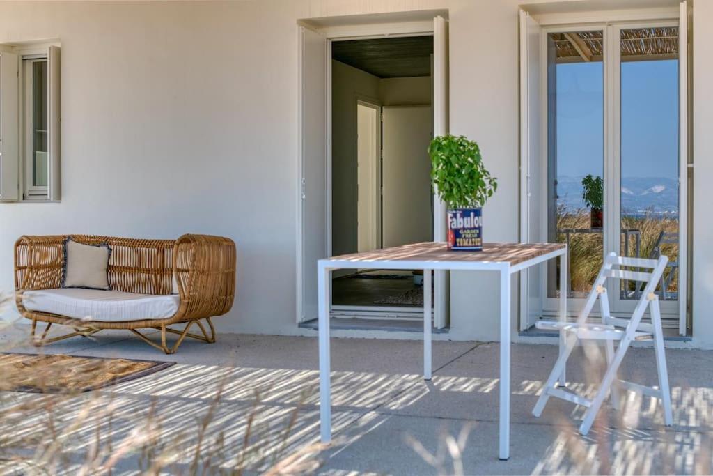 Villa Lampsi - Spacious & Modern Isterni  المظهر الخارجي الصورة