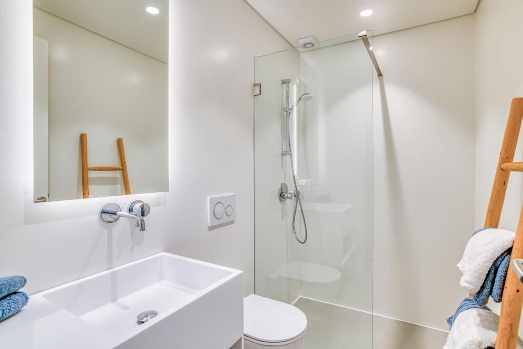 Villa Lampsi - Spacious & Modern Isterni  المظهر الخارجي الصورة